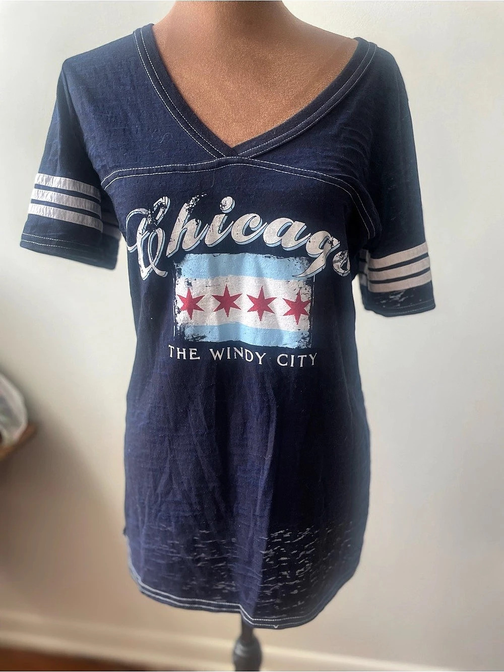 Blue 84 Chicago The Windy City Graphic V-Neck Tee Blue & White XL